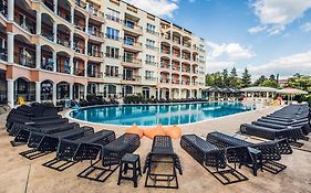 Авеню Делукс Хотел